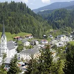 Апартаменти Hubertus *